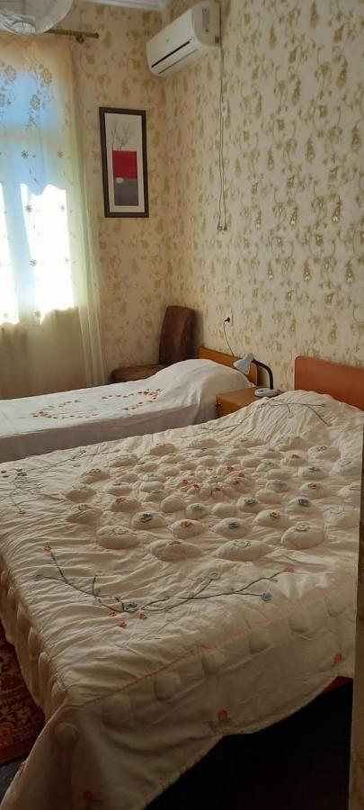 У Людмилы Gagra Luaran gambar