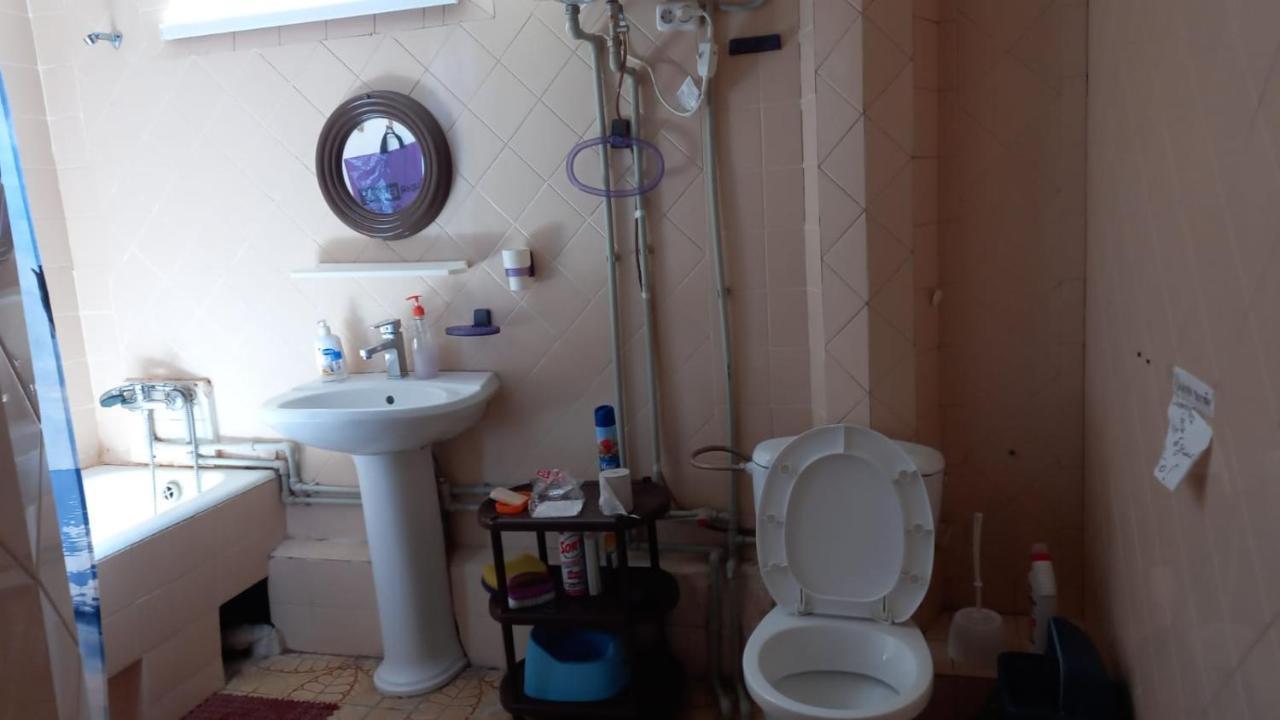 У Людмилы Gagra Luaran gambar