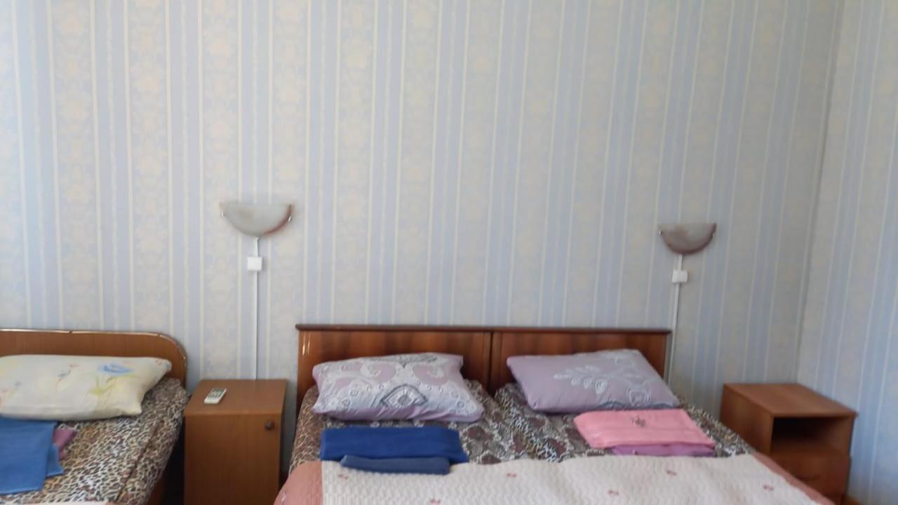У Людмилы Gagra Luaran gambar