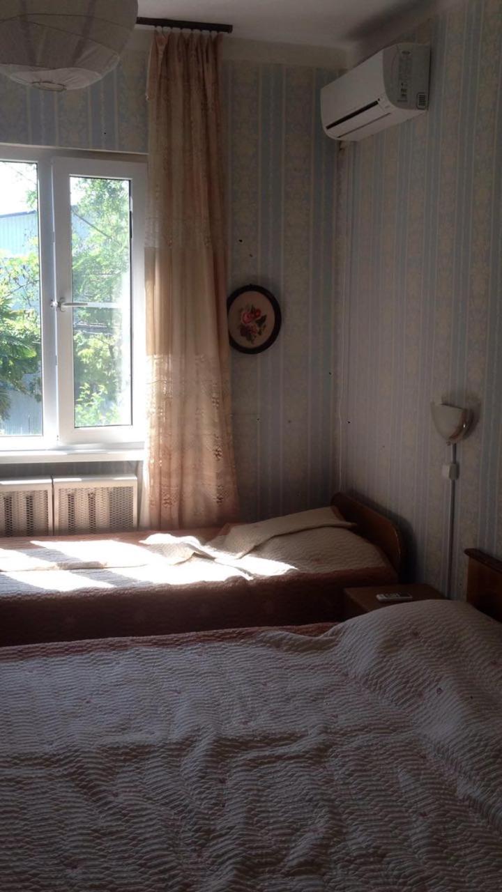 У Людмилы Gagra Luaran gambar